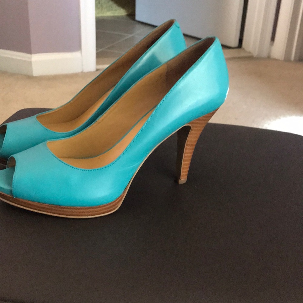 Turquoise PUMPS